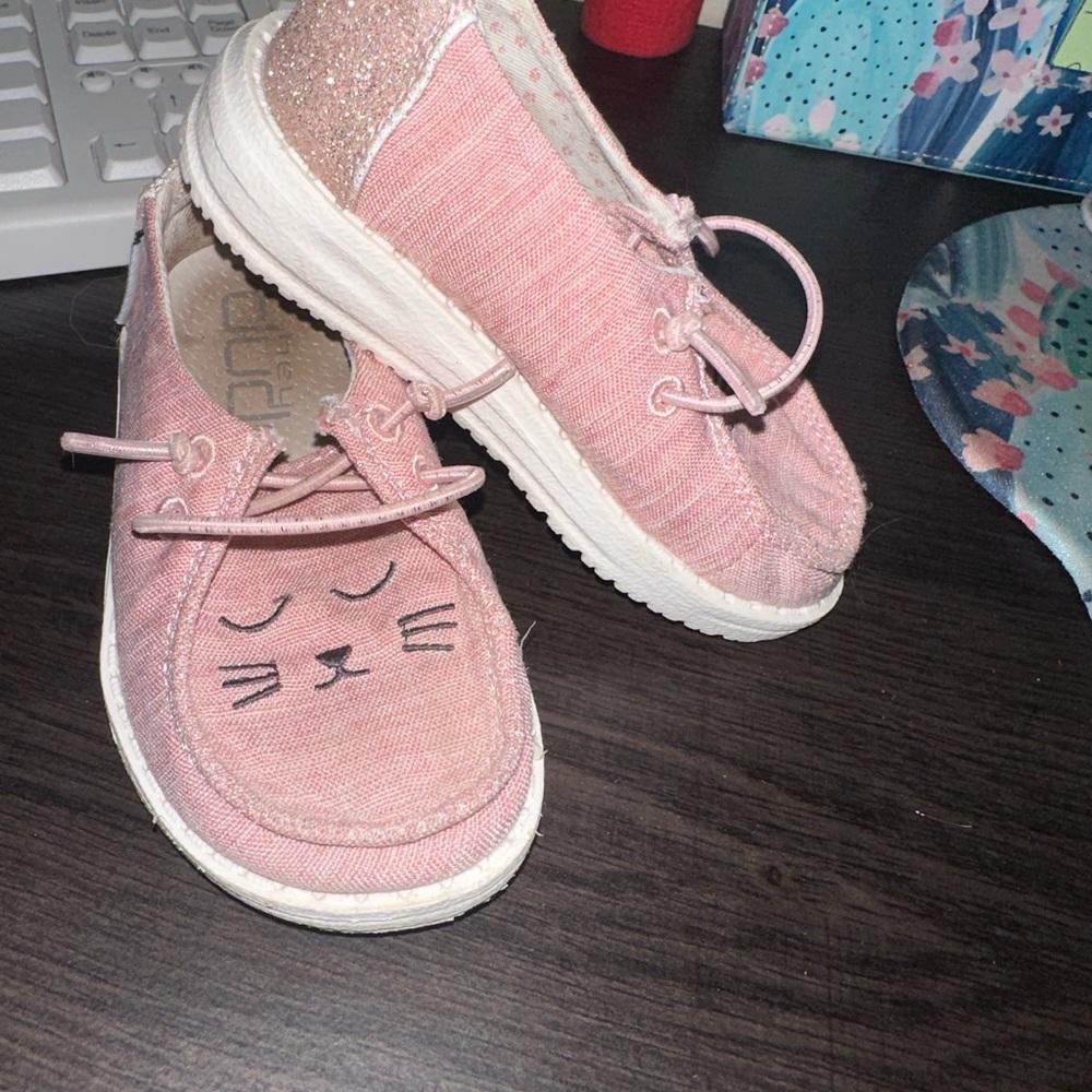 Toddler Wendy Sparkle Kitty Hey Dudes